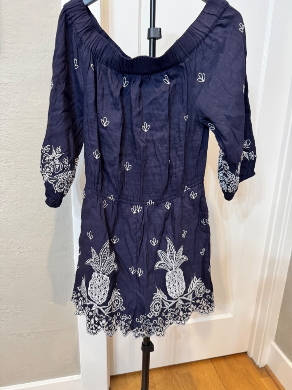 NWT Farm Rio Anthropologie Jackie embroidered pineapple boho Romper navy size M